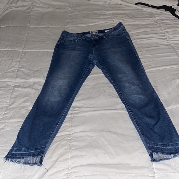 William Rast jeans - Picture 2 of 3